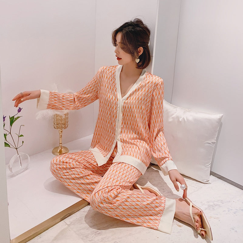 Spring Women's Pajamas Set New Luxury Style Fashion Cross Letter Print Sleepwear Silk Like Leisure Home Clothes Nightwear