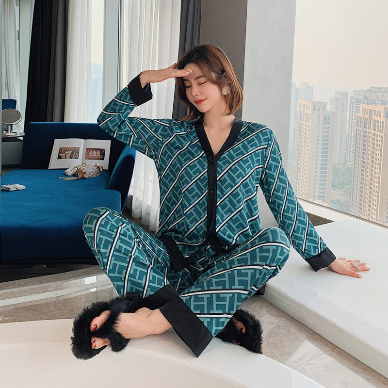 Spring Women's Pajamas Set New Luxury Style Fashion Cross Letter Print Sleepwear Silk Like Leisure Home Clothes Nightwear