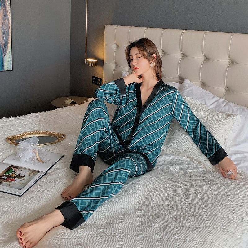 Spring Women's Pajamas Set New Luxury Style Fashion Cross Letter Print Sleepwear Silk Like Leisure Home Clothes Nightwear